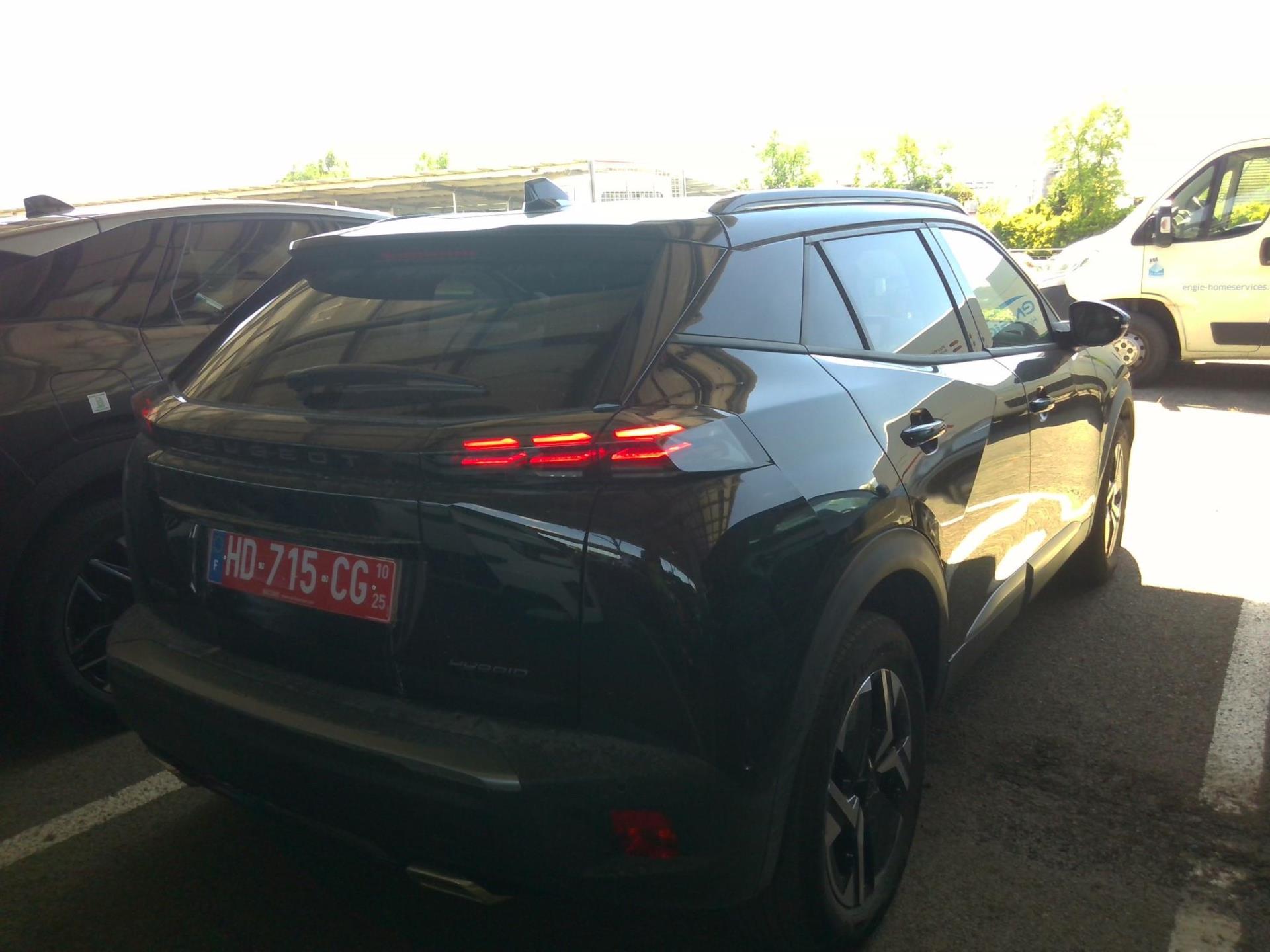 Peugeot 2008 Hybrid 145 e-DCS6 Allure 2025