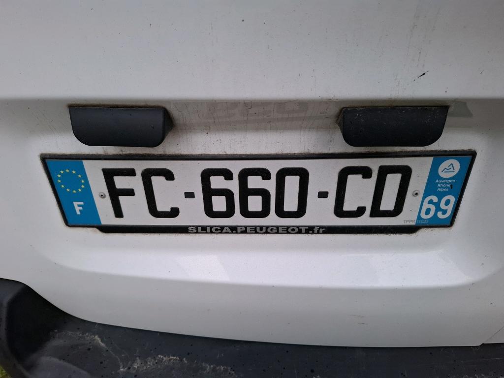 Peugeot EXPERT FGN TOLE STANDARD 2.0  BLUEHDI 120 S&S BVM6 PREMIUM 2018