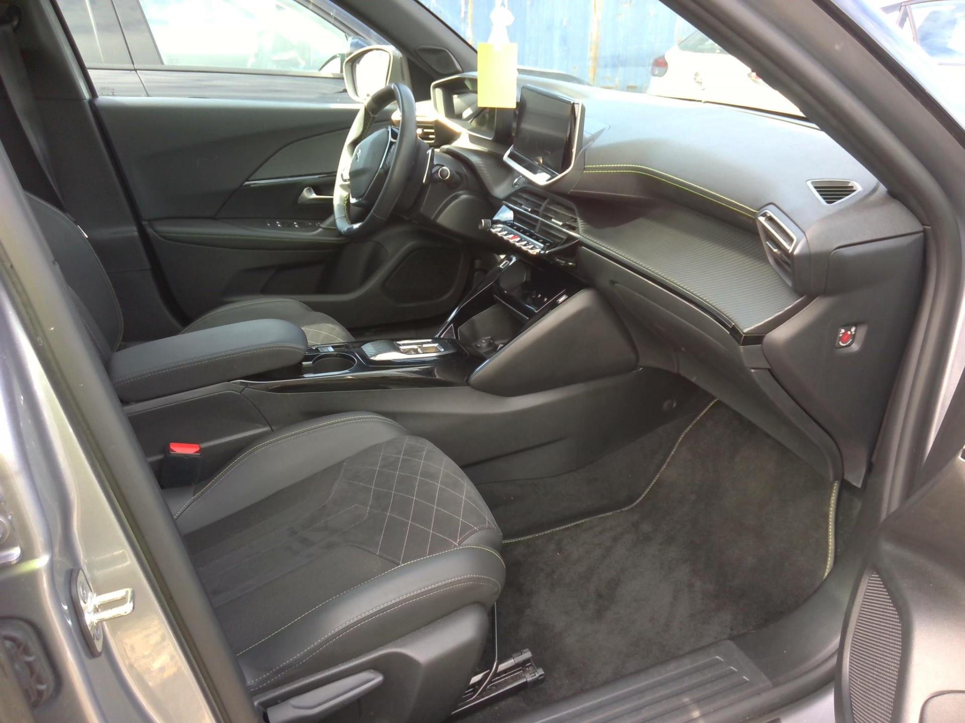 Peugeot 2008 BlueHDi 130 S&S EAT8 GT Pack 2022