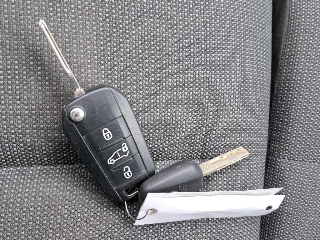 Peugeot PARTNER FOURGON STANDARD 650 KG BLUEHDI 75 BVM5 PREMIUM 2019