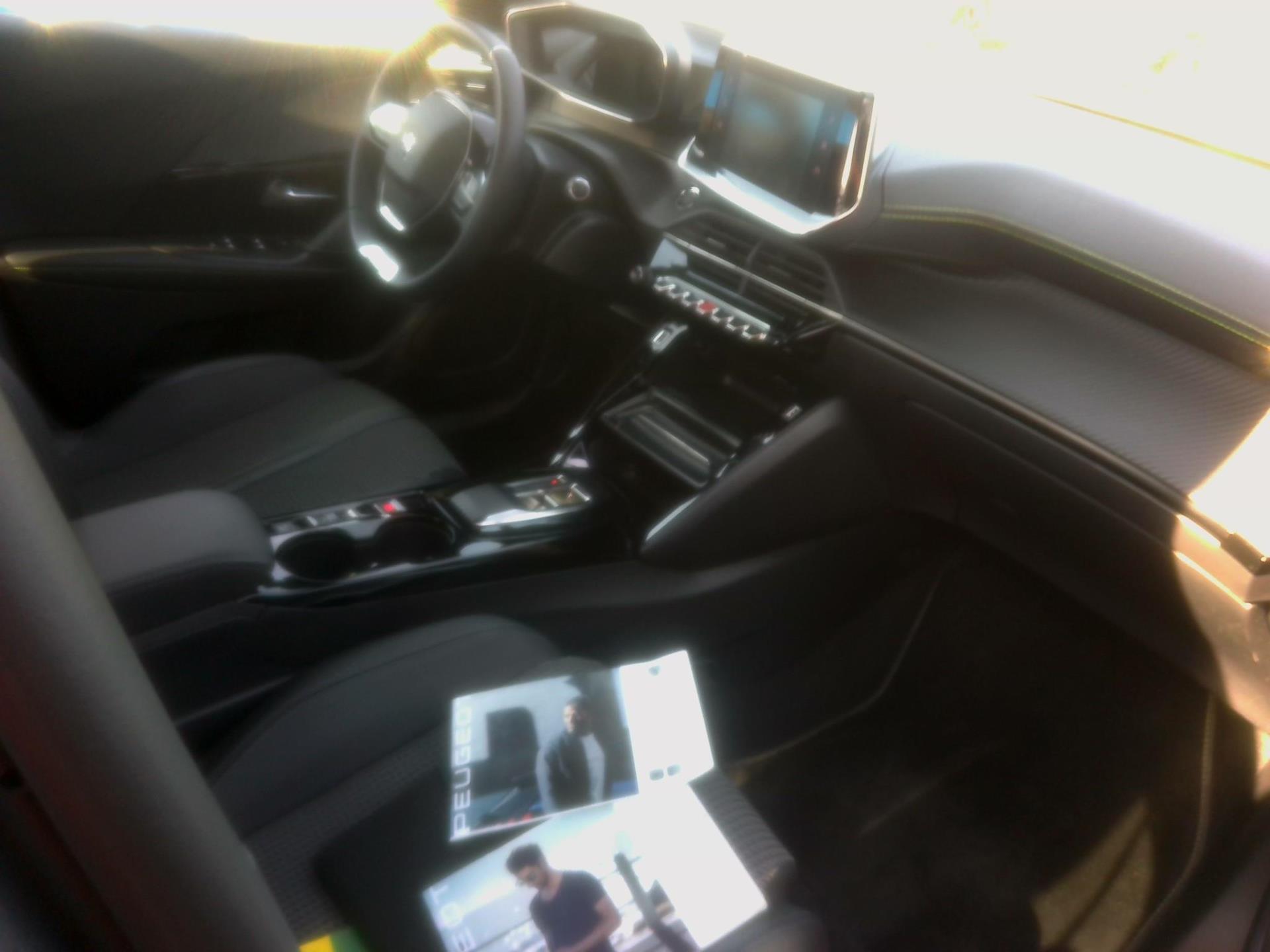 Peugeot 2008 Electrique 136 ch GT 2023