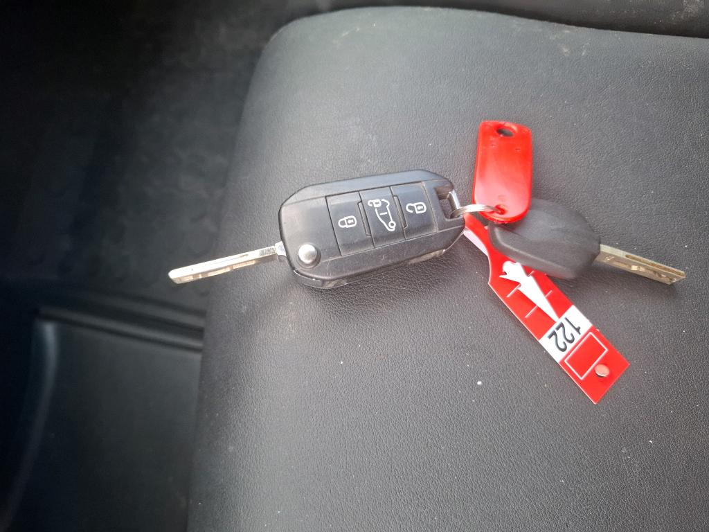 Peugeot PARTNER FOURGON STANDARD 650 KG BLUEHDI 100 S&S BVM5 PREMIUM 2020
