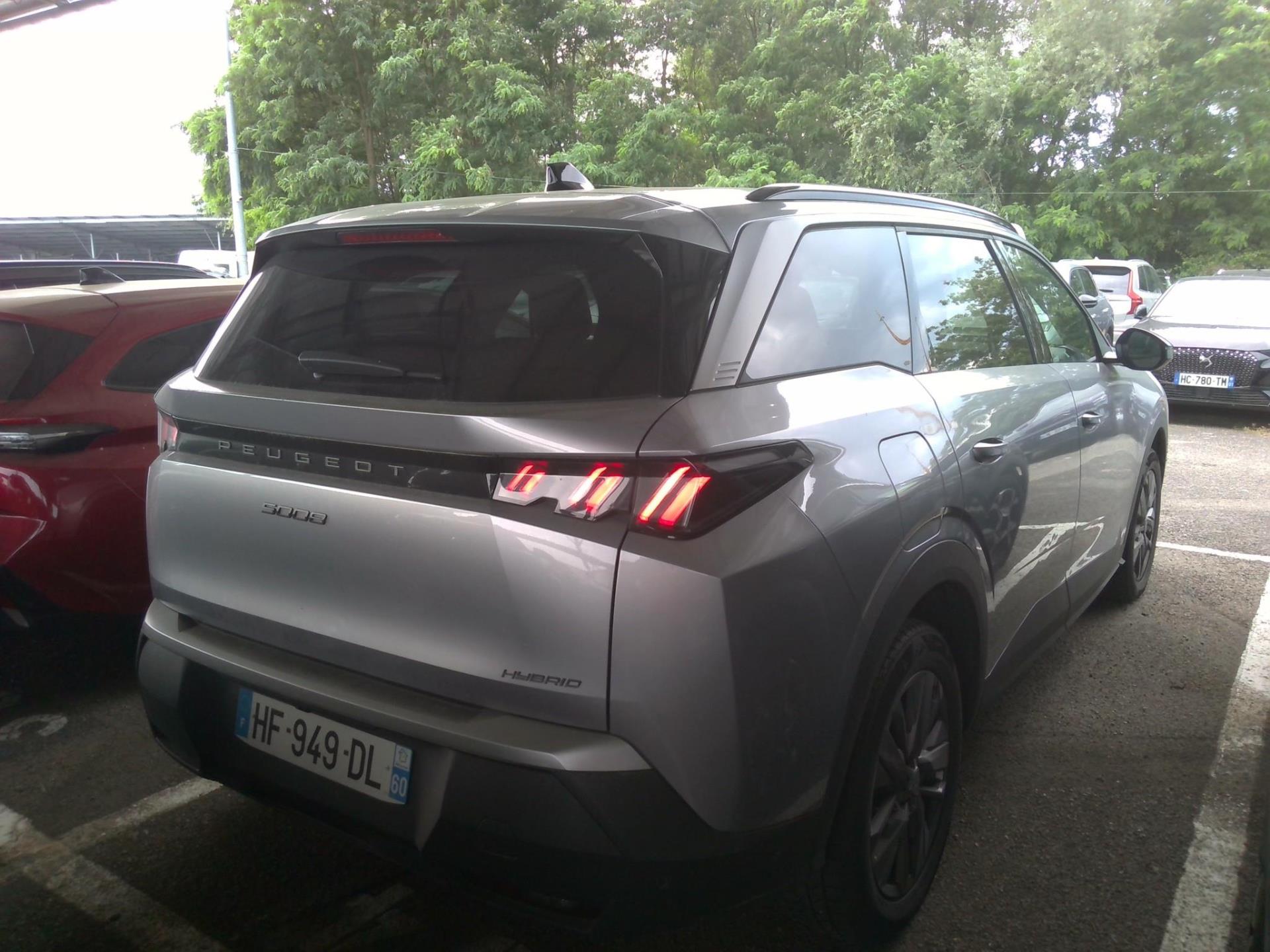 Peugeot 5008 Hybrid 145 ch e-DCS6 Allure 2025