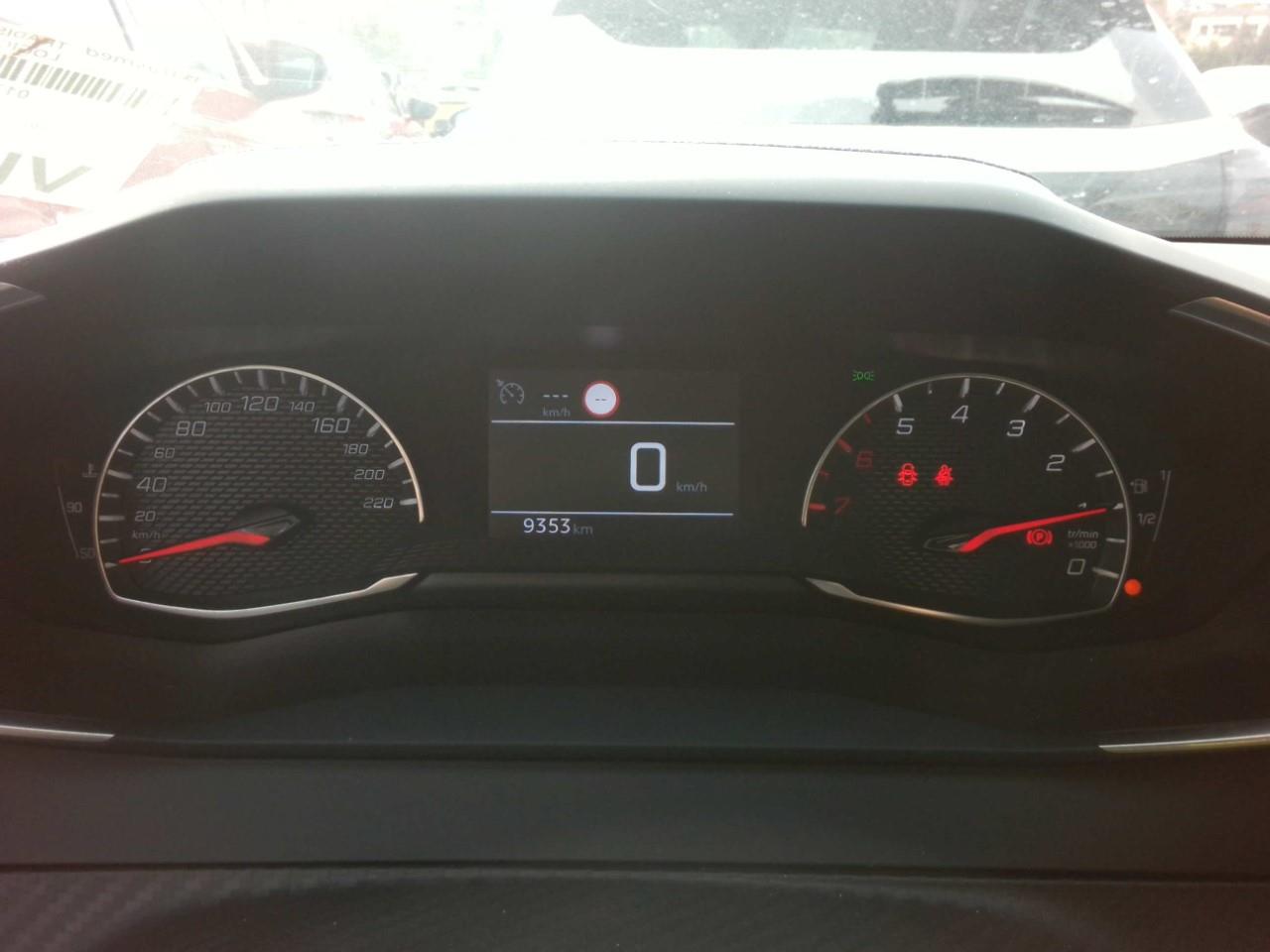 Foto Peugeot 208 5