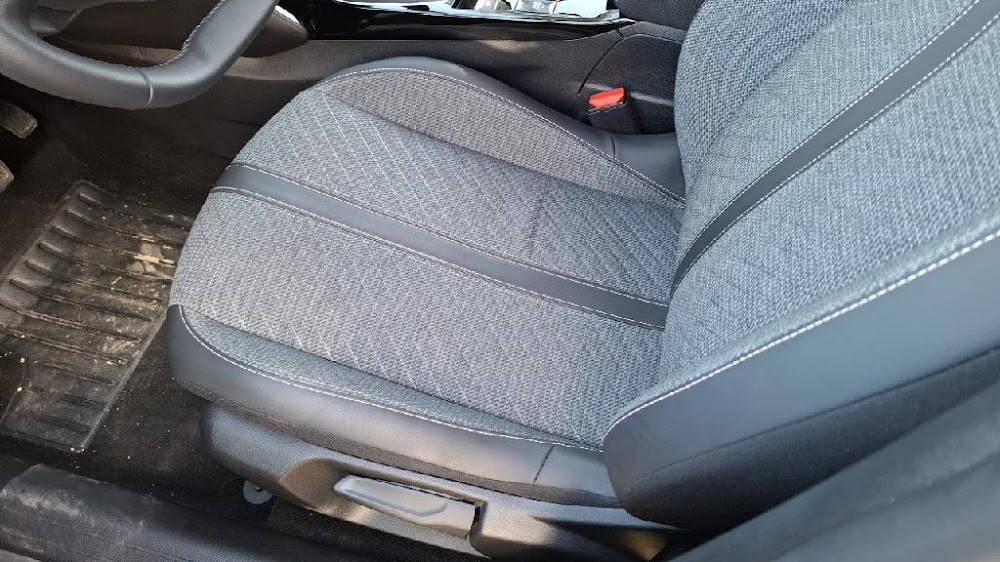 Foto Peugeot 208 11
