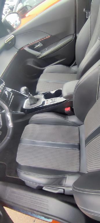 Foto Peugeot 2008 11