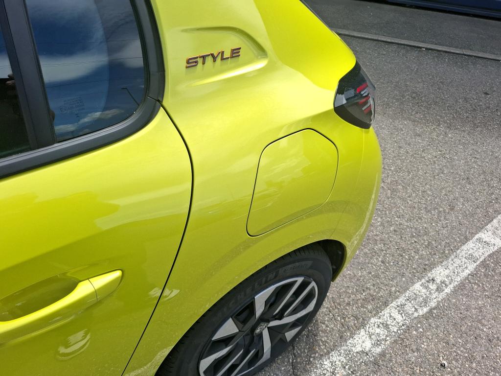 Peugeot 208 Hybrid 110 ch e-DCS6 Style 2025