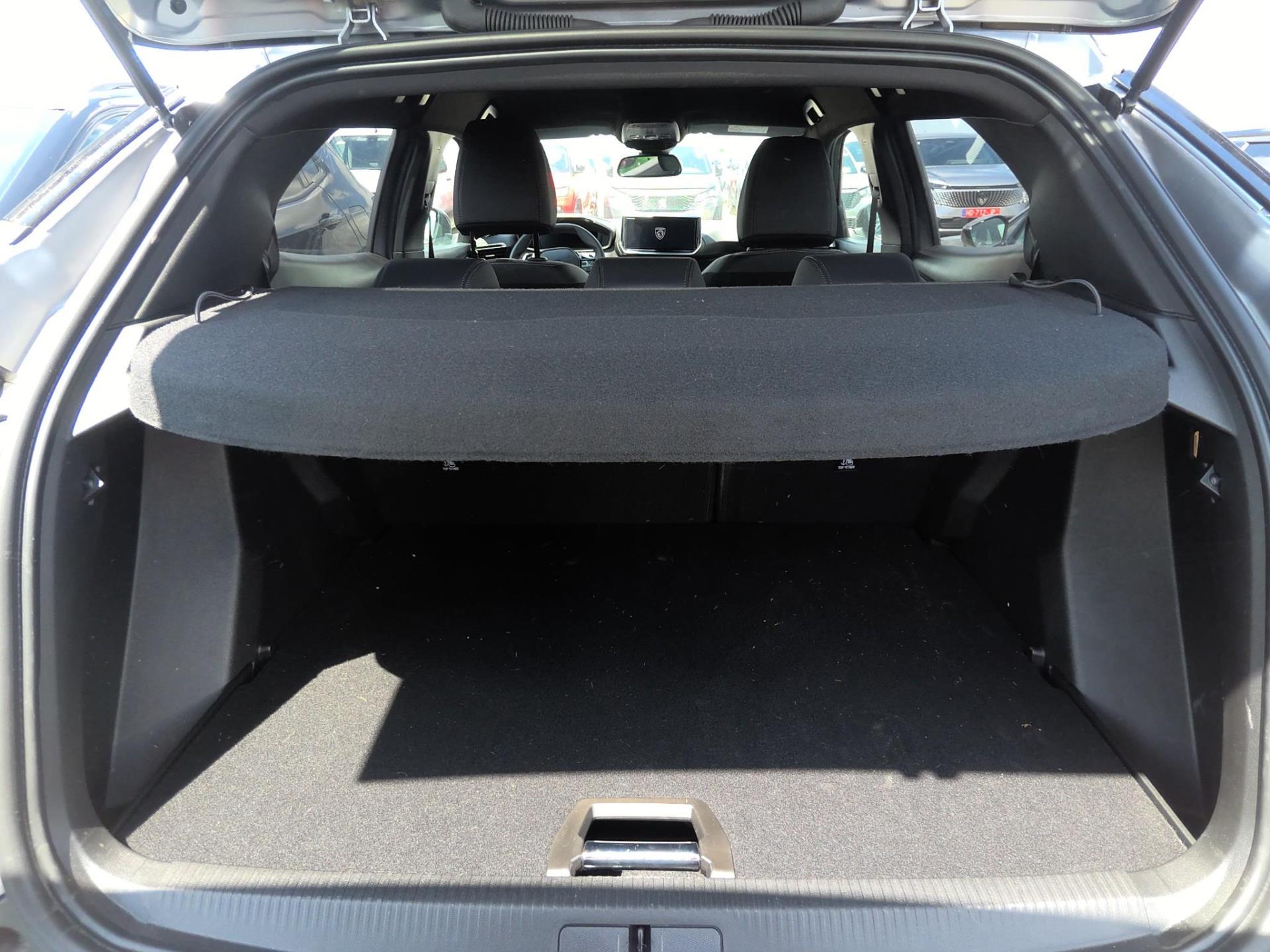Peugeot 2008 Hybrid 145 e-DCS6 Allure 2025