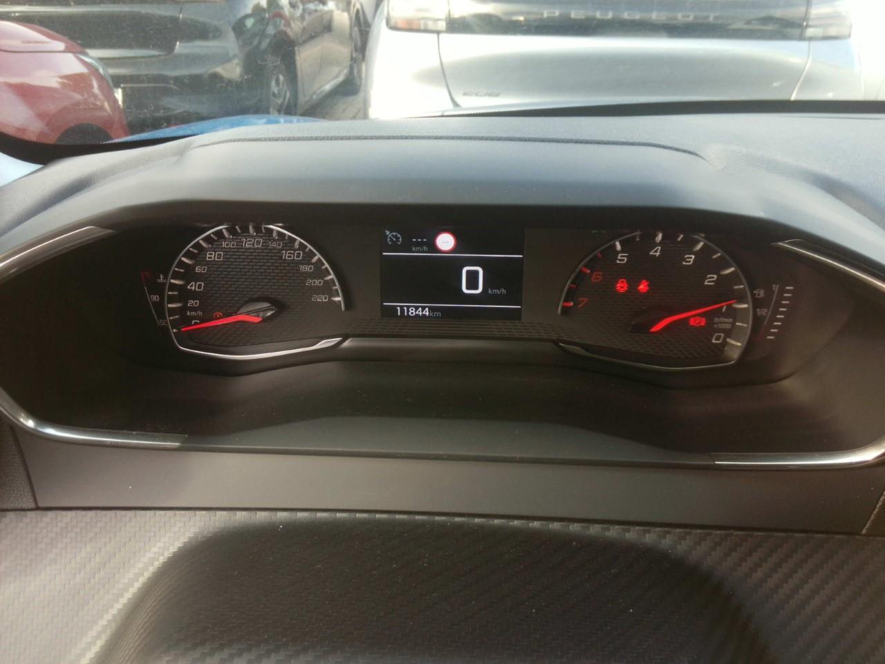 Foto Peugeot 208 10