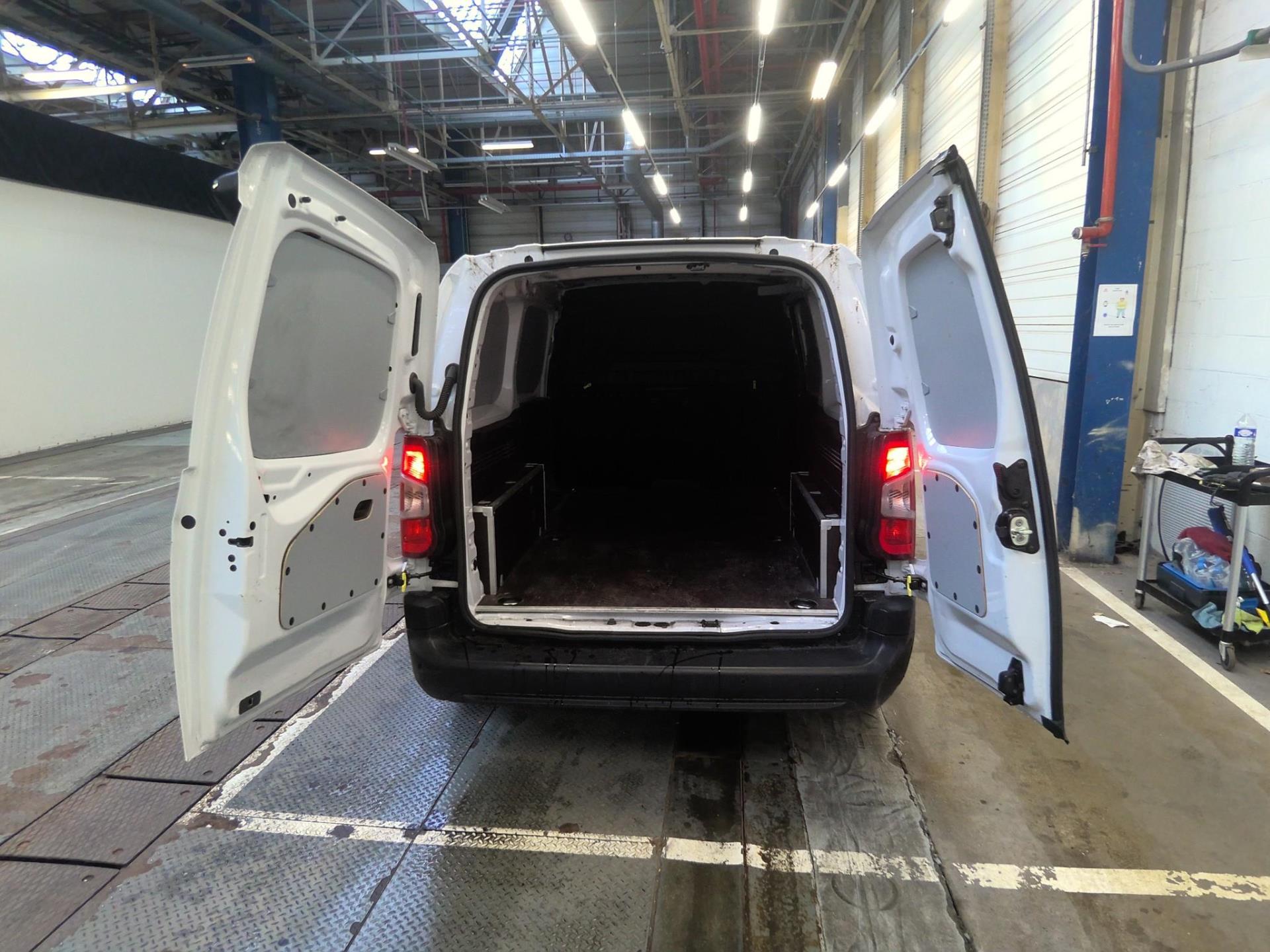Peugeot PARTNER FOURGON XL 950 KG BLUEHDI 100 S&S BVM6  2024