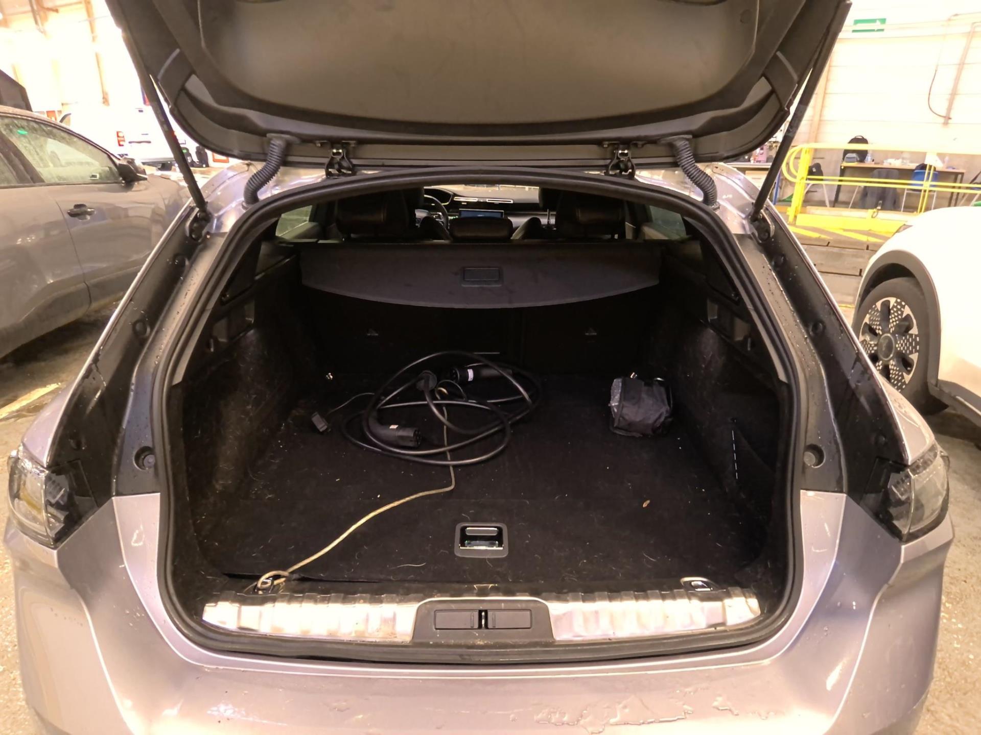 Peugeot 508 SW Hybrid 180 e-EAT8 Allure 2025
