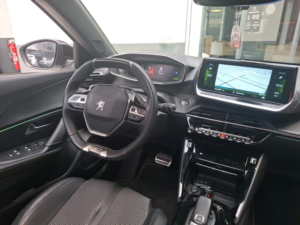 Peugeot 2008 PureTech 130 S&S EAT8 GT 2021