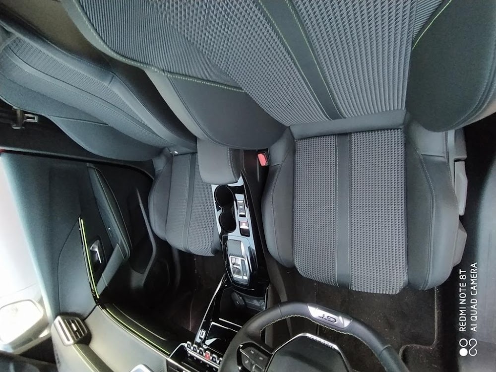 Foto Peugeot 208 11