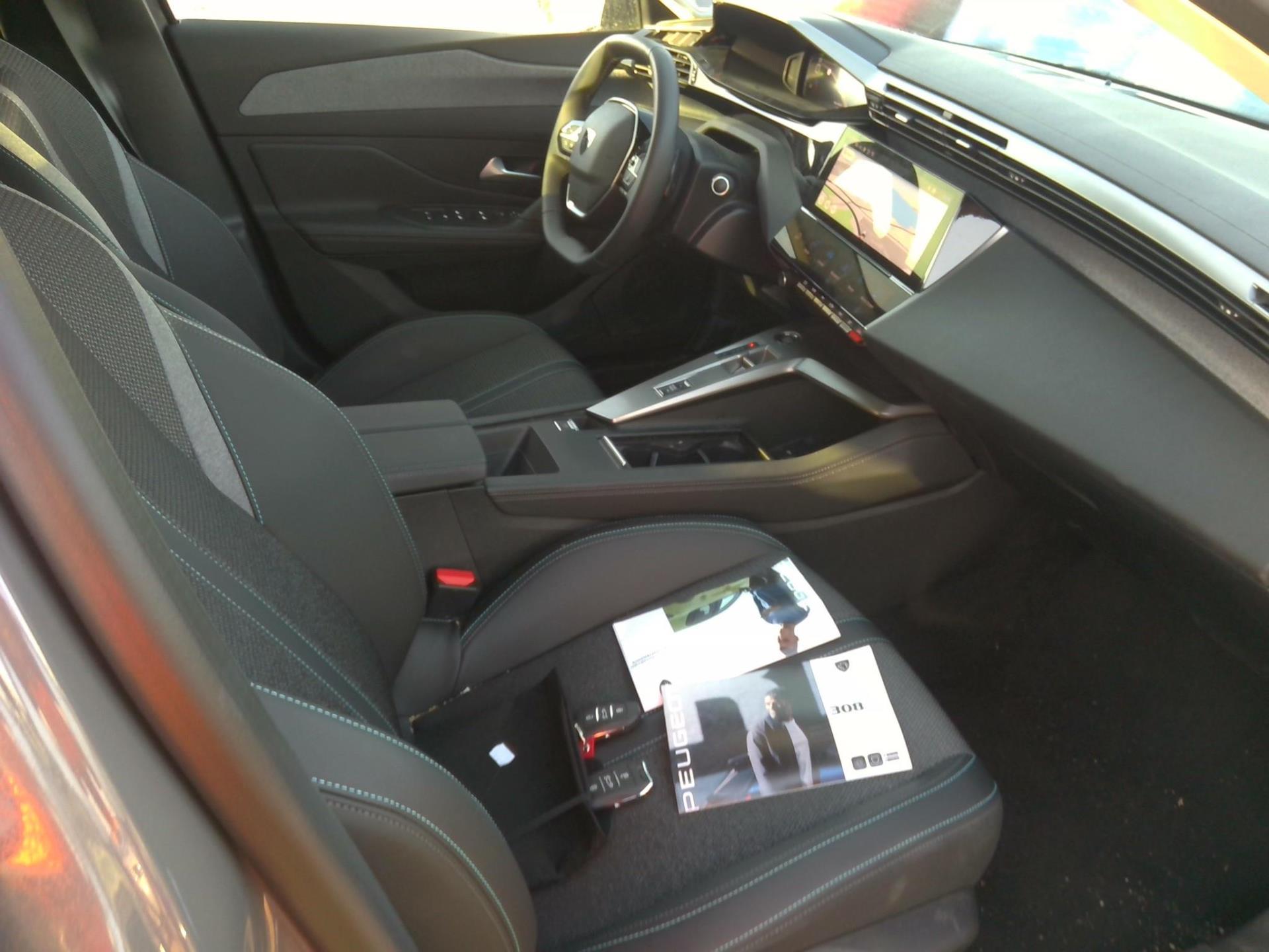 Peugeot 308 PHEV 180 e-EAT8 Allure 2024