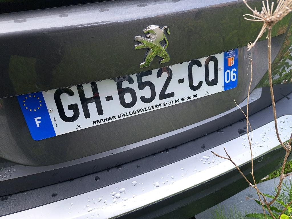 Peugeot 2008 BlueHDi 130 S&S EAT8 Allure 2022