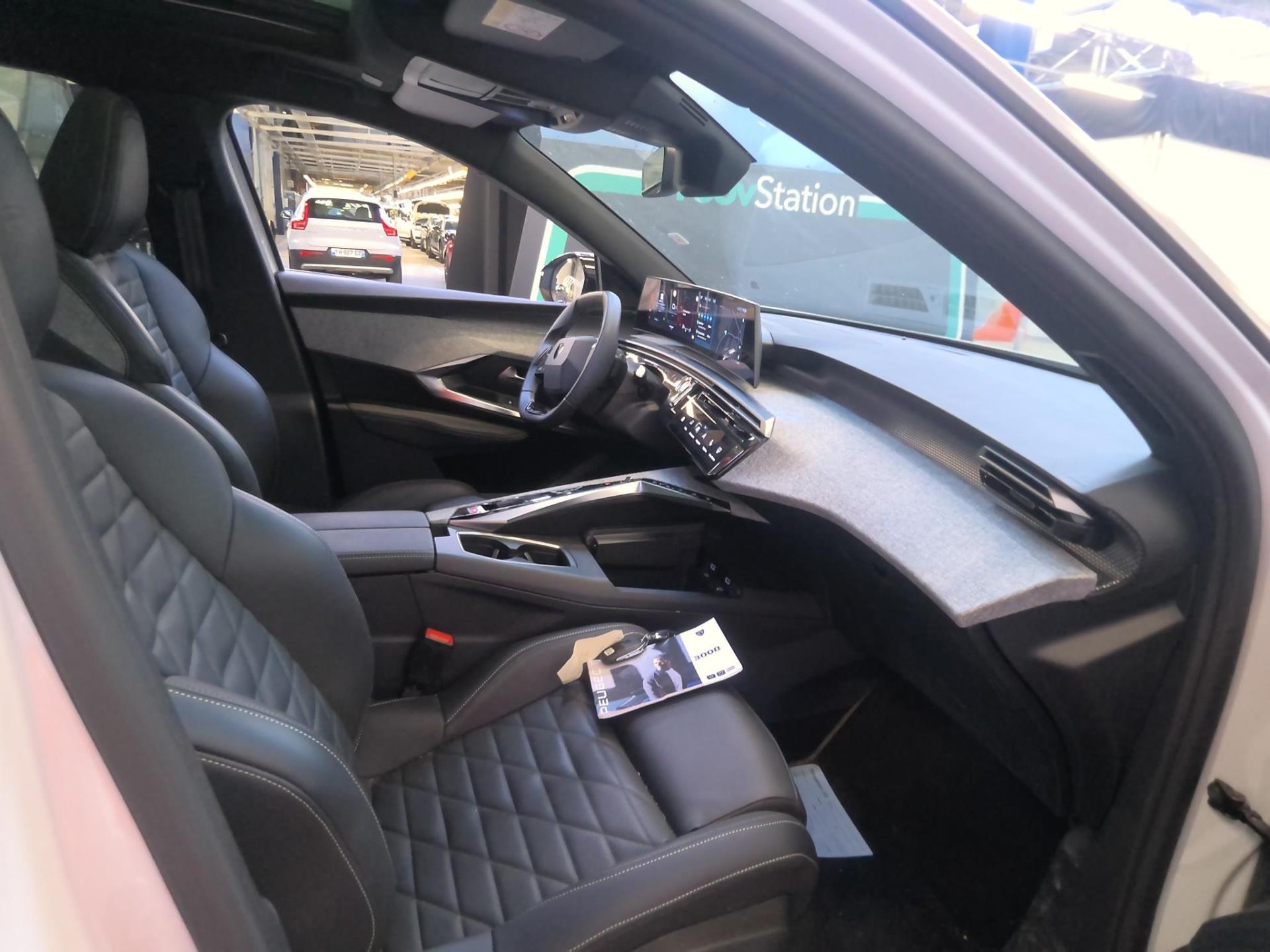 Peugeot 5008 Hybrid 136 e-DCS6 GT 2024