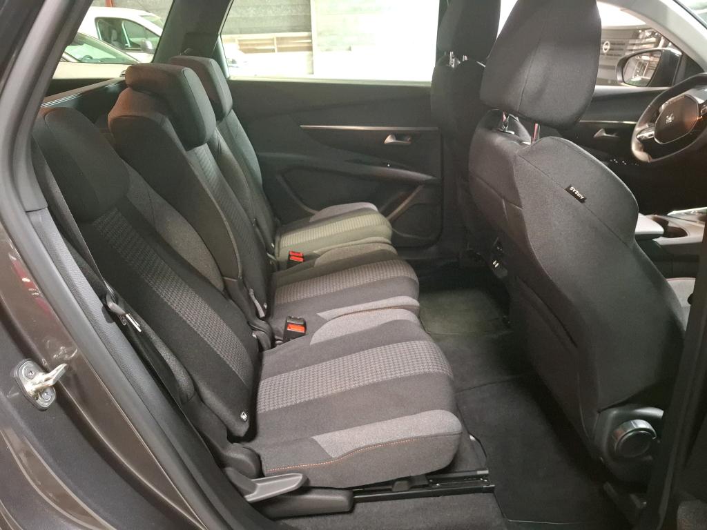 Peugeot 5008 PureTech 130ch S&S BVM6 Active Pack 2022