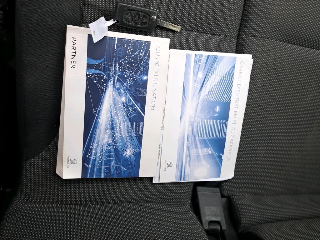 Peugeot PARTNER FOURGON LONG 1.6 BLUEHDI 100 BVM5 PREMIUM PACK 2017