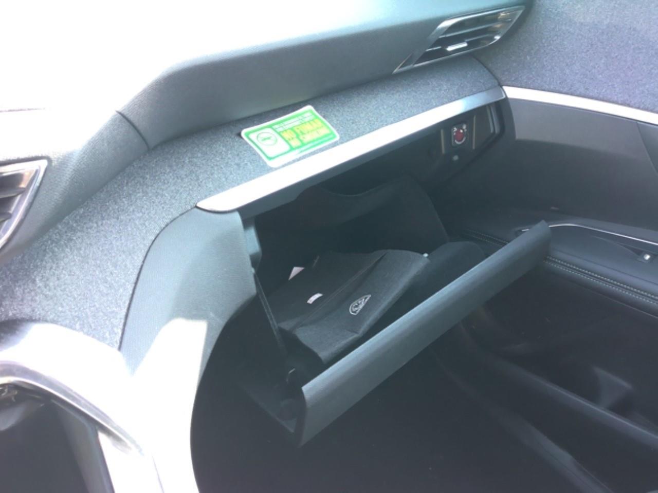 Foto Peugeot 3008 Hybrid 16