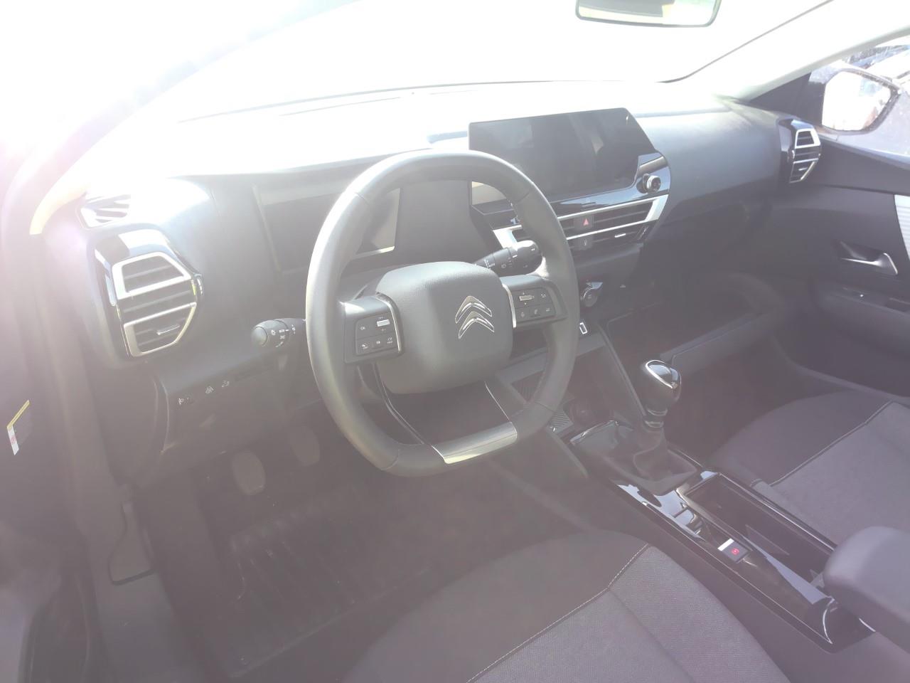 Foto Volvo C4 X 4