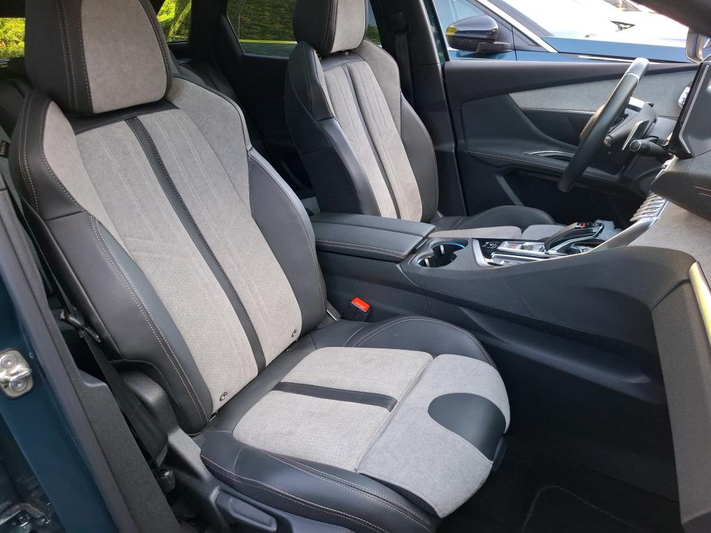 Peugeot 3008 Hybrid4 300 e-EAT8 GT 2021