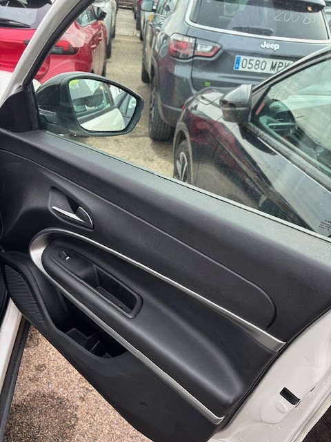 Foto Jeep AVENGER 19