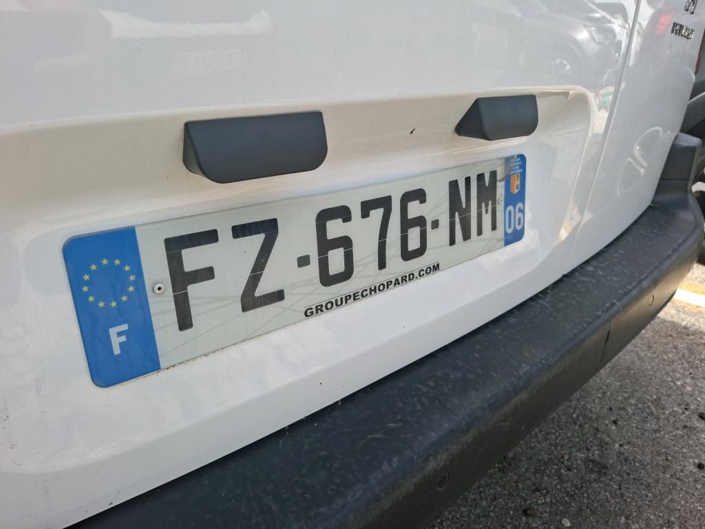 Peugeot PARTNER FOURGON STANDARD 650 KG BLUEHDI 100 S&S BVM5 ASPHALT 2021