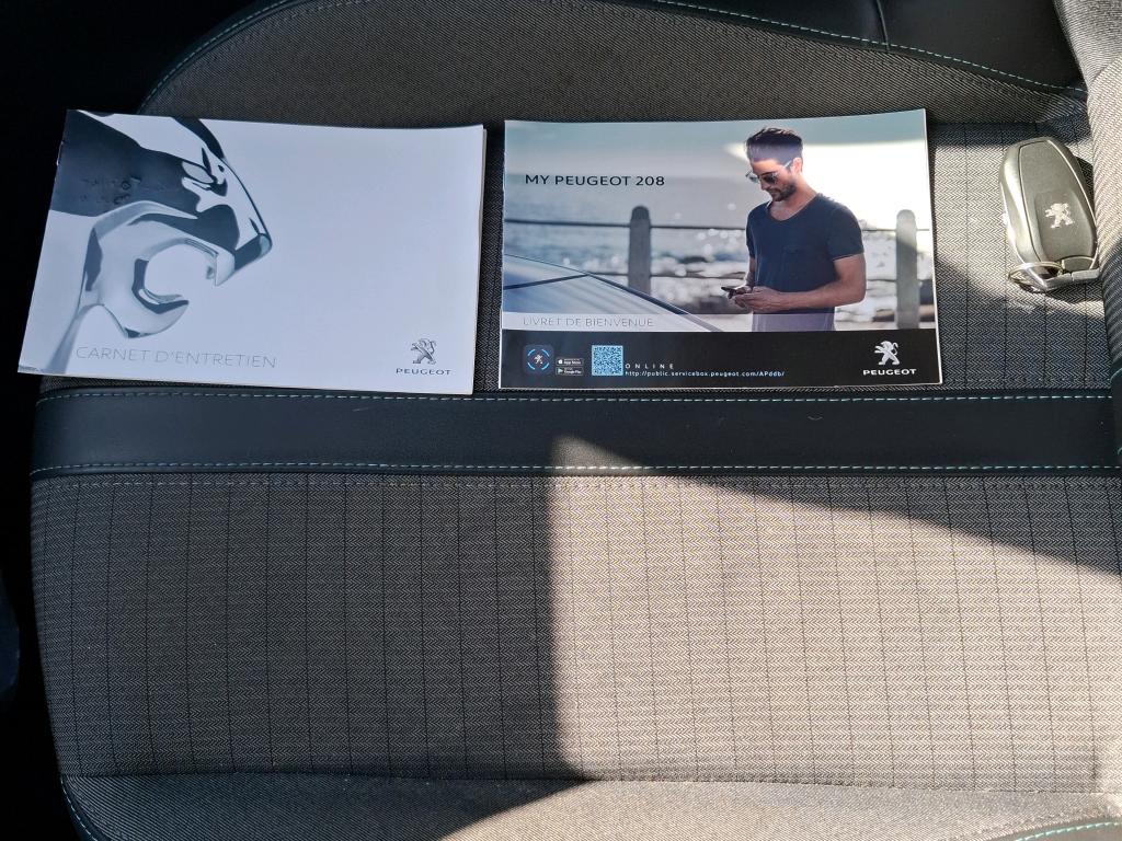 Peugeot 208 PureTech 100 S&S EAT8 Allure Business 2020