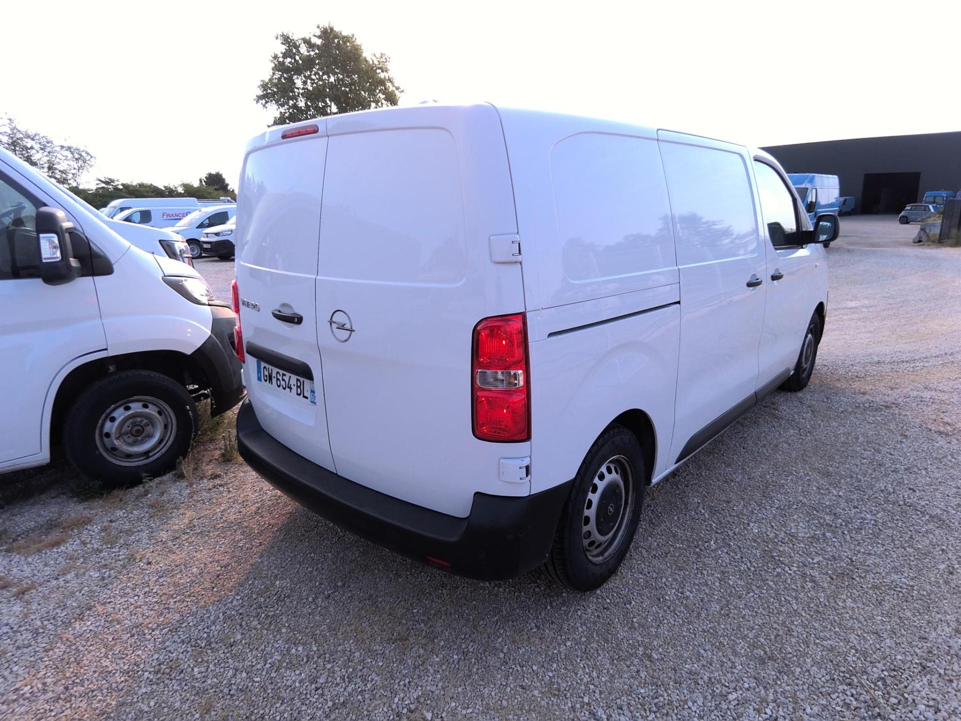 Opel VIVARO FGN TAILLE M BLUEHDI 145 BVM6 2024