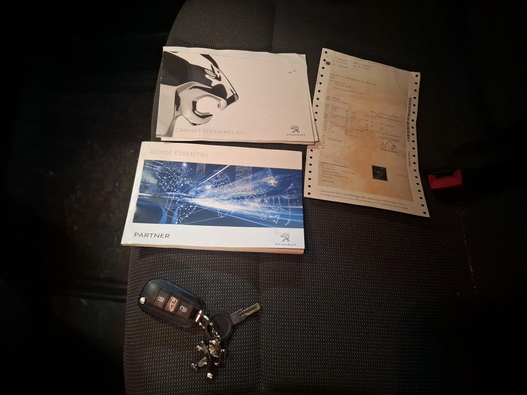 Peugeot PARTNER FOURGON STANDARD 650 KG BLUEHDI 100 S&S BVM5 PREMIUM 2019