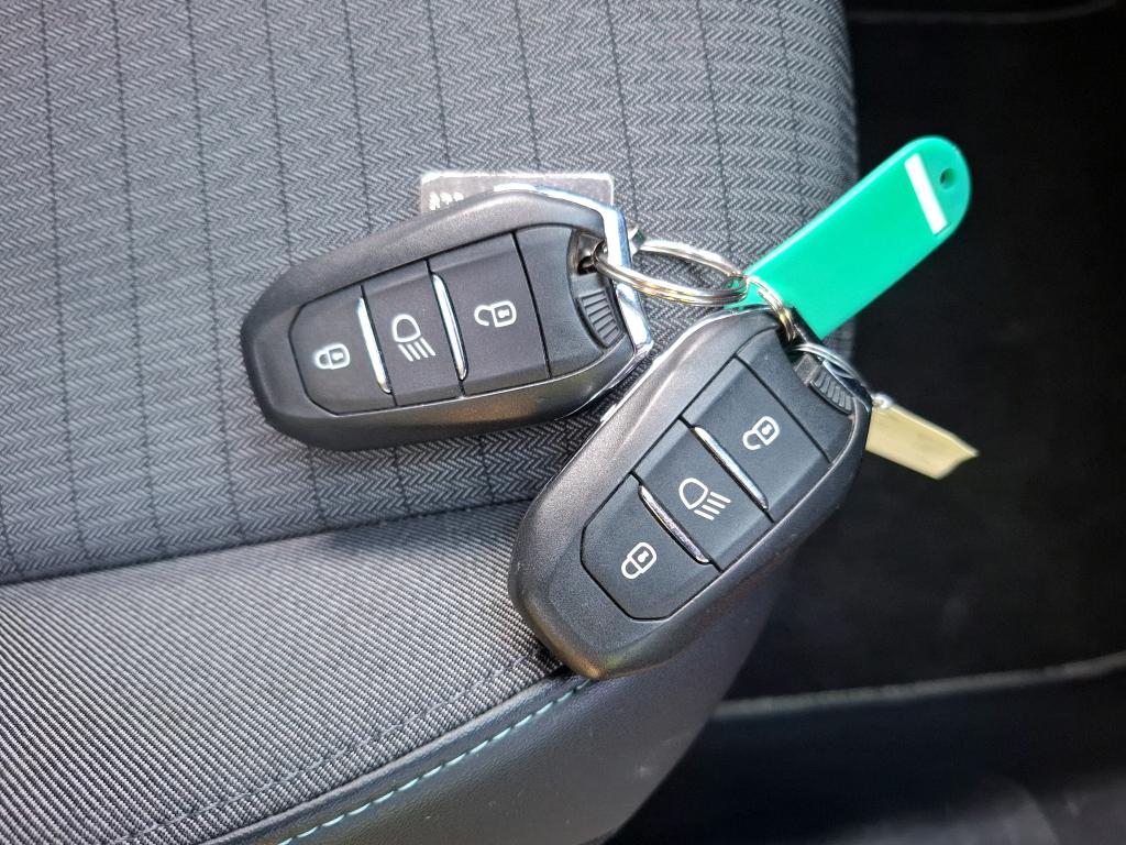 Peugeot 208 BlueHDi 100 S&S BVM6 Allure 2021