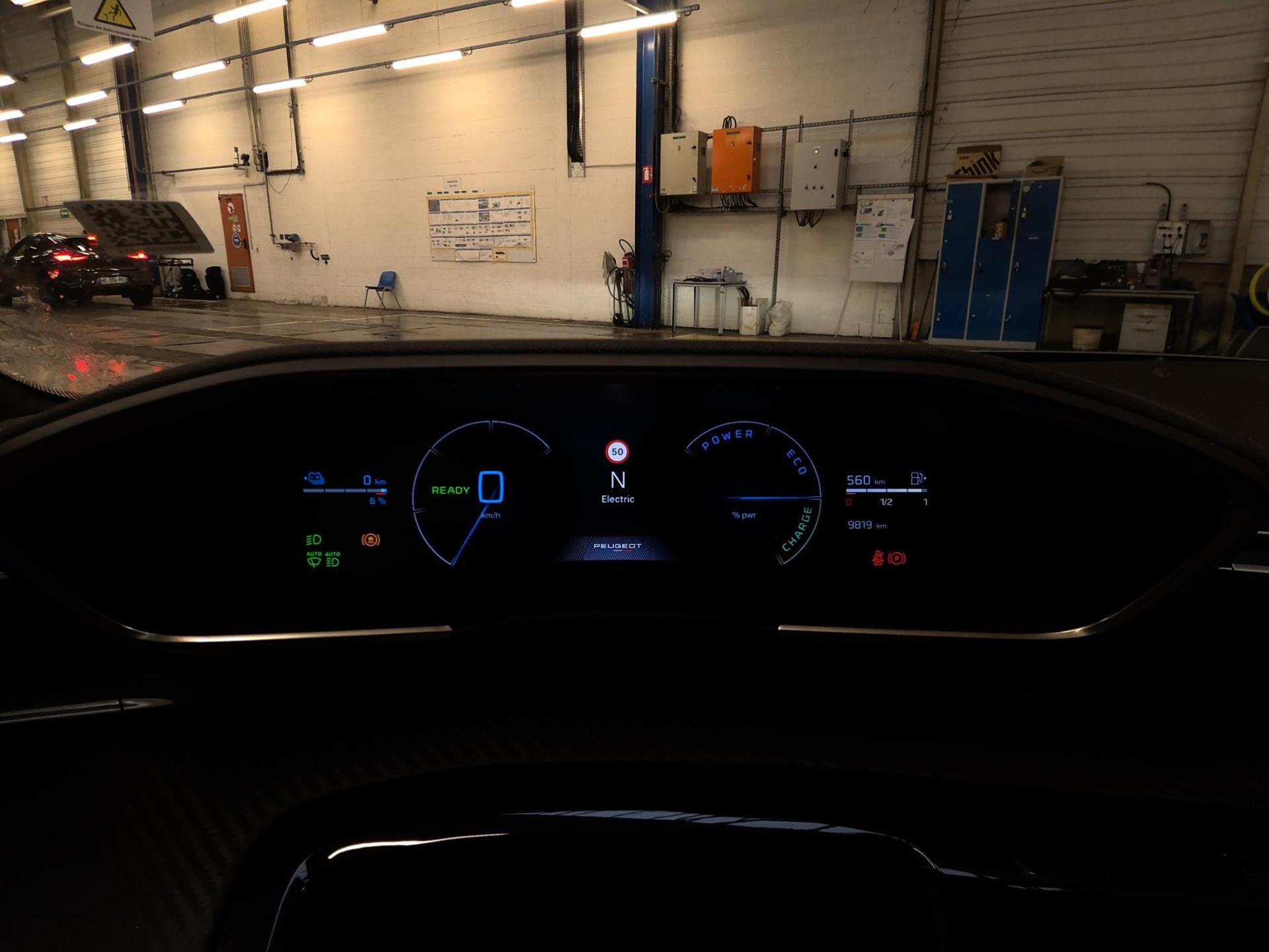 Peugeot 508 SW Hybrid 180 e-EAT8 Allure 2025