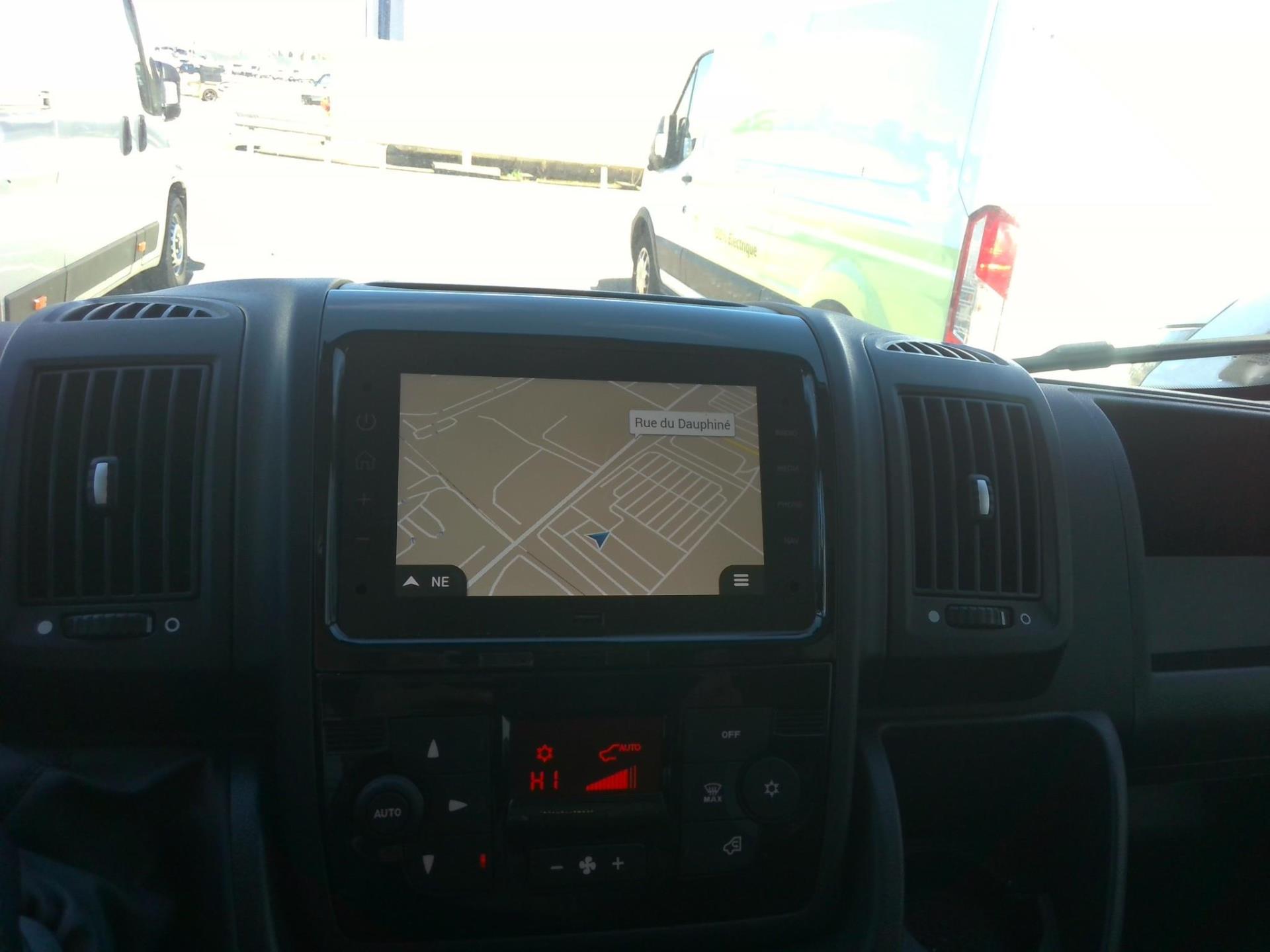 Peugeot BOXER TOLE 3.3 T L2H2 BLUEHDI 140 S&S BVM6 2024