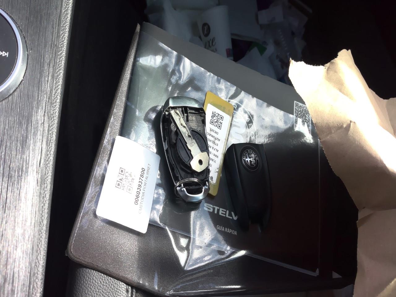 Foto Alfa Romeo Stelvio 23