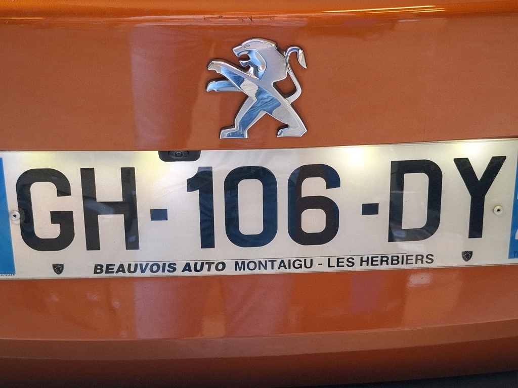 Peugeot 2008 BlueHDi 130 S&S EAT8 Allure 2022