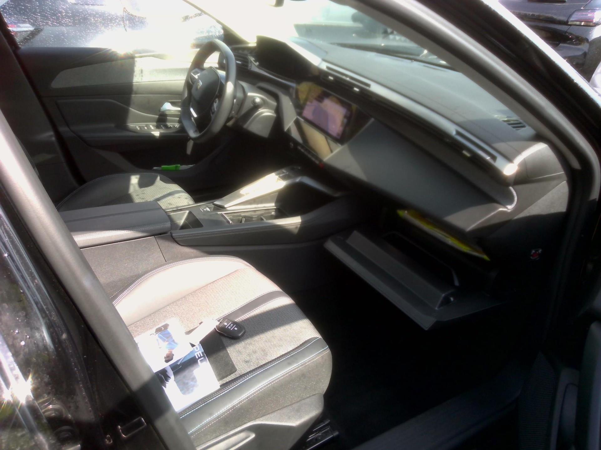 Peugeot 308 PHEV 180 e-EAT8 Allure 2024