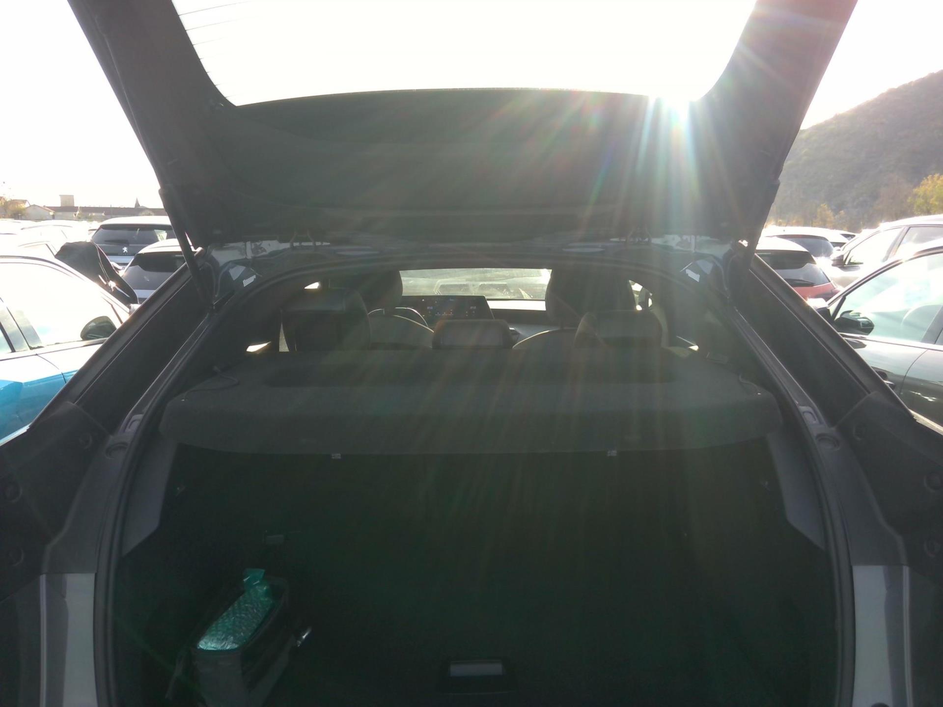 Peugeot 3008 Hybrid 136 e-DCS6 Allure 2025