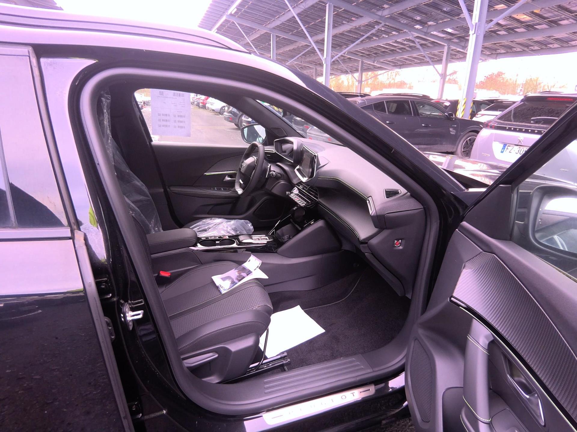 Peugeot 2008 BlueHDi 130 S&S EAT8 GT 2023