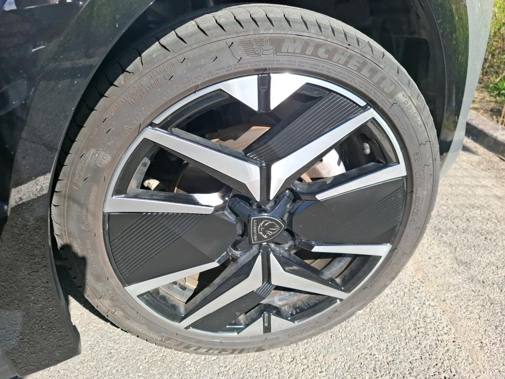 Peugeot 208 Hybrid 136 e-DCS6 GT 2025