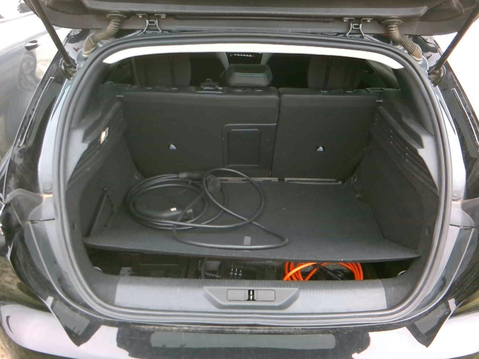 Peugeot 308 PHEV 180 e-EAT8 Allure 2024