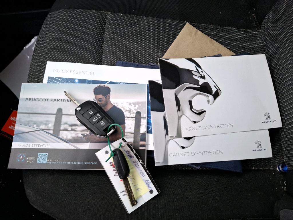 Peugeot PARTNER FOURGON STANDARD 650 KG BLUEHDI 100 S&S BVM5 ASPHALT 2021