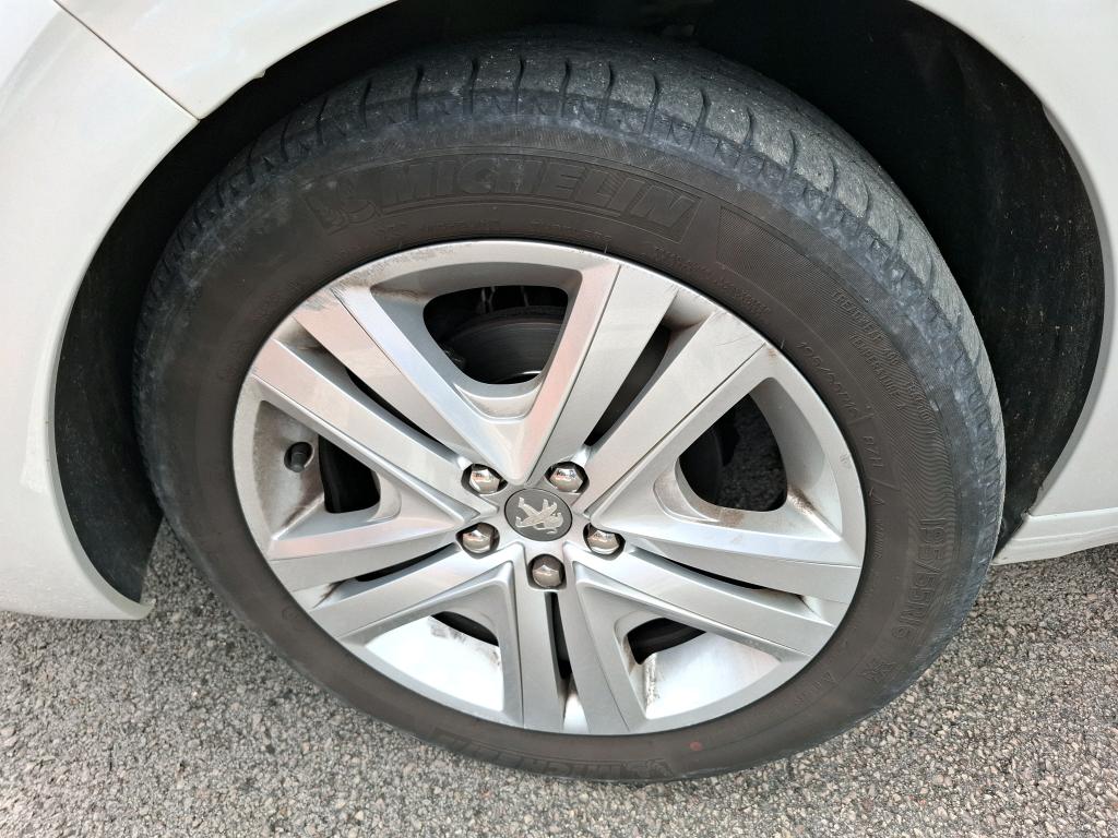 Peugeot 208 1.2 PureTech 82ch BVM5 Style 2017