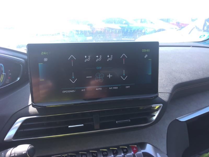 Foto Peugeot 3008 Hybrid 8