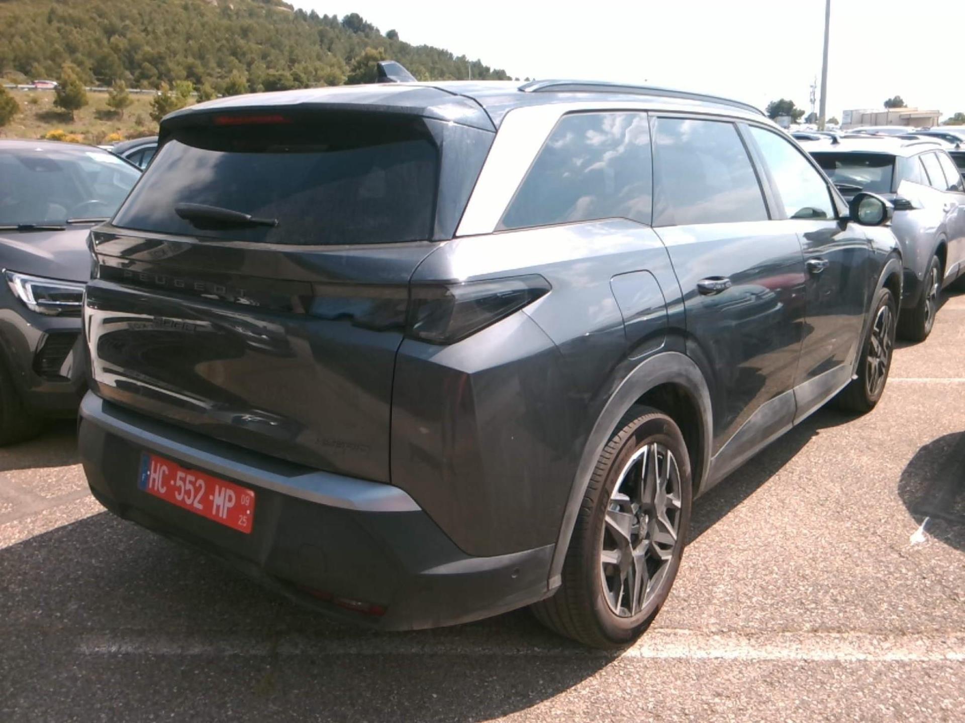 Peugeot 5008 Hybrid 136 e-DCS6 GT 2025