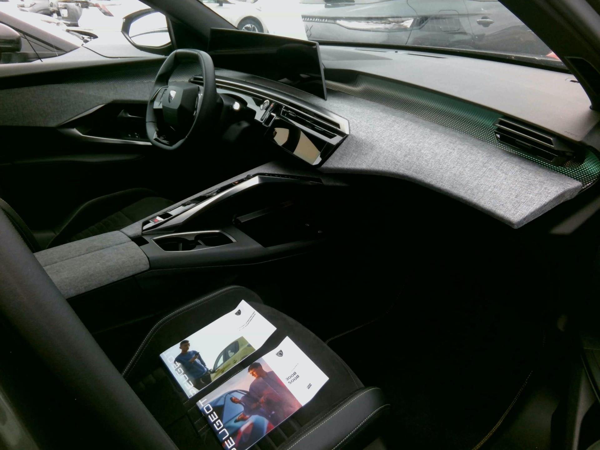 Peugeot 3008 Hybrid 136 e-DCS6 GT 2024