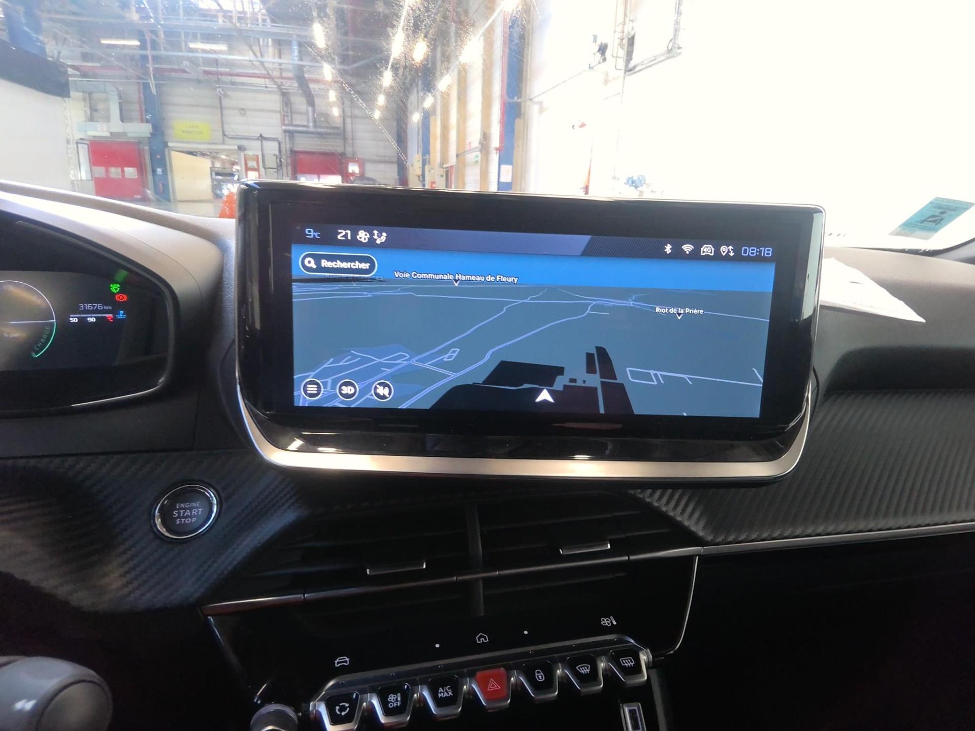 Peugeot 2008 Hybrid 145 e-DCS6 Allure 2025