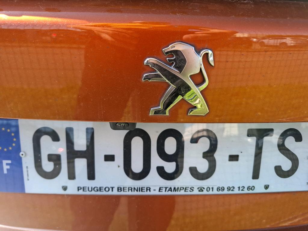 Peugeot 2008 BlueHDi 130 S&S EAT8 Allure 2022