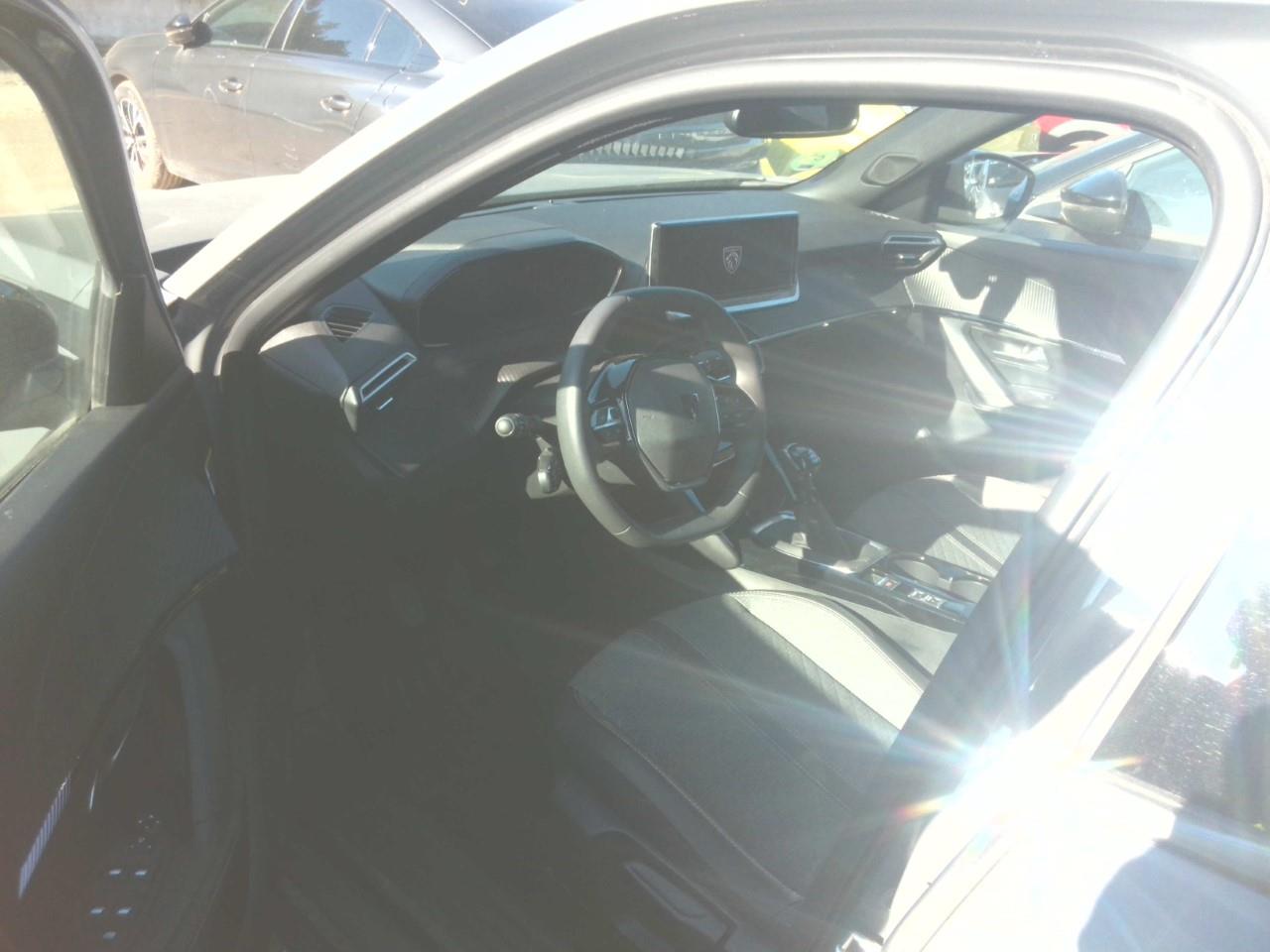 Foto Peugeot 2008 3