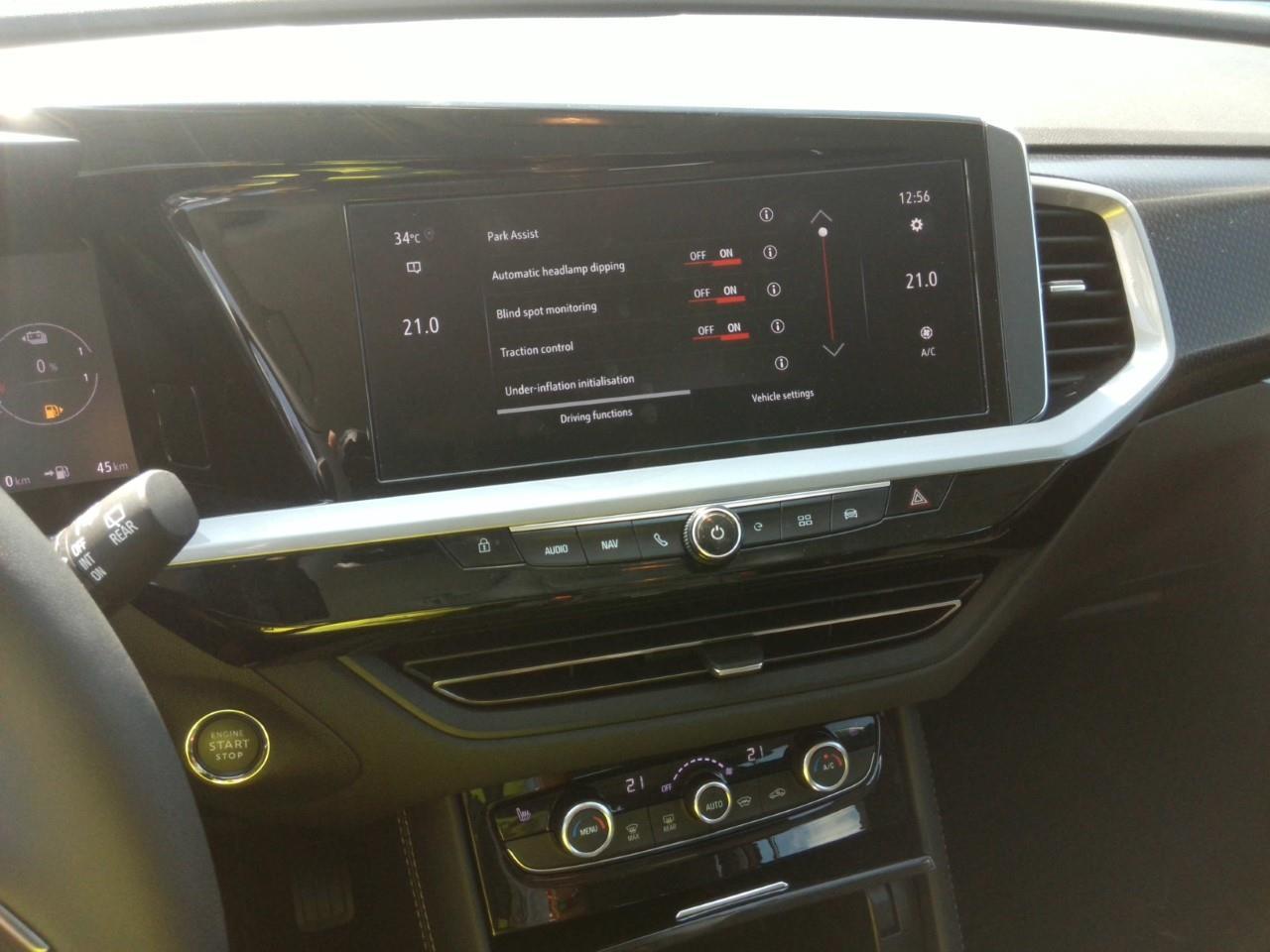 Foto Opel Grandland PHEV 19