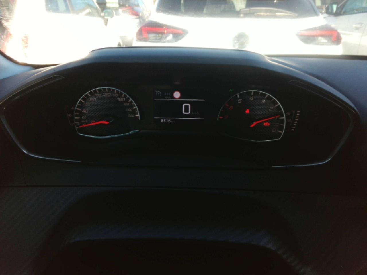 Foto Peugeot 208 10